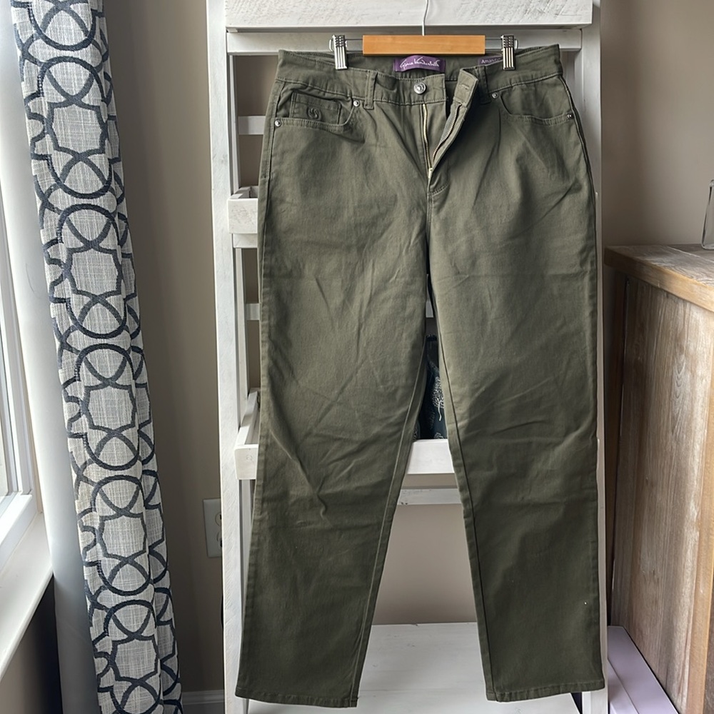Gloria Vanderbilt Amanda Slim Khaki Green Trousers